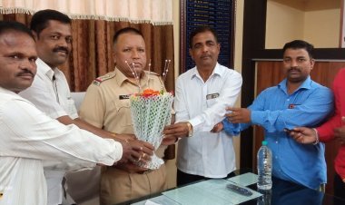 मानवाधिकार संघटनेच्या वतीने राधानगरी नुतन पोलीस निरीक्षक यांचा सत्कार
