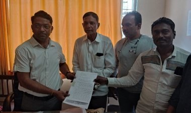 पाणंद रस्ता खुला करा अन्यथा आमरण उपोषण करणार; कळंत्रेवाडीकरांचा प्रशासनास निवेदनाद्वारे इशारा