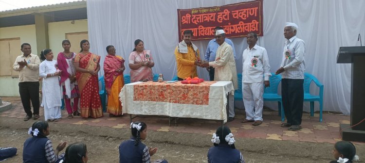 श्री.दत्तात्रय हरी चव्हाण कन्या विद्यालयात वार्षिक पारितोषिक वितरण समारंभ संपन्न