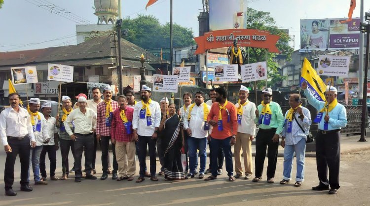 घाबरलयं, घाबरलयं! मोदी सरकार घाबरलयं! खा. संजय सिंह यांच्या ईडी अटके विरोधात आप ची निदर्शने