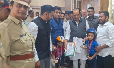 स्केटिंग खेळात विक्रम करणाऱ्या सईद आणि सिद्राचा उपमुख्यमंत्री अजित पवार यांच्या हस्ते सत्कार...