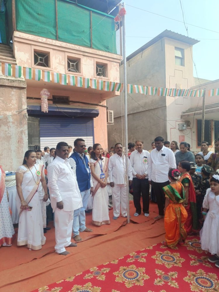 इरा किड्स प्ले स्कूल व स्वरूप बालक मंदिर दौंड तर्फे  प्रजासत्ताक दिन मोठ्या उत्साहात साजरा