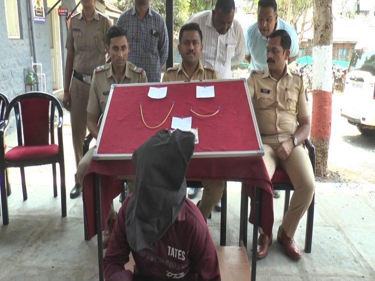 सोनतळी येथील घरफोडी प्रकरणी दोन मुली ताब्यात...पोलीसांकडून 2,05,000 रूपयांचा मुद्देमाल जप्त