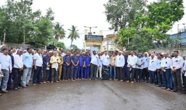 "बिद्री" वरील कारवाईचा कामगारांकडून निषेध