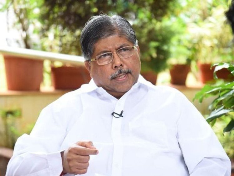 अभ्यासक्रमांबाबत जागृती नसल्याने विद्यापीठातील विद्यार्थीसंख्या घटली ; उच्चशिक्षणमंत्र्यांचीच कबुली