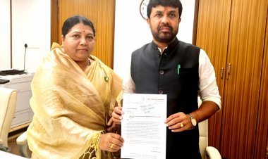 कोल्हापूरात क्रीडा प्रबोधिनीचे निवासी फुटबॉल प्रशिक्षण केंद्र पूर्ववत सुरू करा : आम.जयश्री जाधव