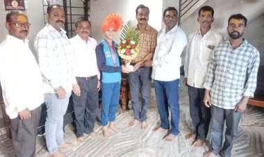 आशियाई स्पर्धेत कुस्ती खेळात गोल्ड मेडल मिळवलेल्या रोहिणी देवबा हिचा उंचगावात सत्कार