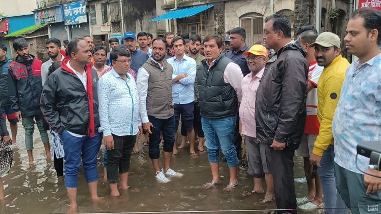 खासदार धनंजय महाडिक यांनी केली शहरातील पूरग्रस्त भागाची पाहणी