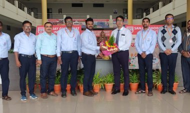 संजय घोडावत इन्स्टिट्यूटमधील प्रा. गफूर मकानदार सेट परीक्षा उत्तीर्ण