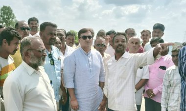 अकिवाट दुर्घटनाग्रस्त कुटुंबियांची खास.धनजंय महाडिकांनी घेतली भेट