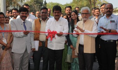 विद्यार्थ्यांच्या संशोधन वृत्तीला जागृत करण्यासाठी अविष्कार - संजय खोब्रागडे