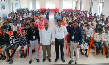 संजय घोडावत इन्स्टिट्यूट येथे खादी ग्रामोद्योग मार्गदर्शन कार्यक्रम संपन्न