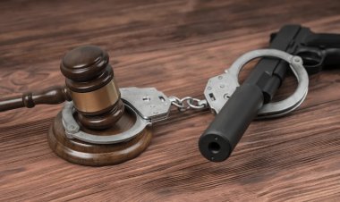 कात्रज घाटात वॉर्डबॉयवर  गोळीबार