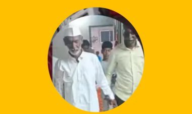 Miracle :  'ती' रुग्णवाहिका आदळली खड्ड्यात अन् आजोबा झाले जीवंत