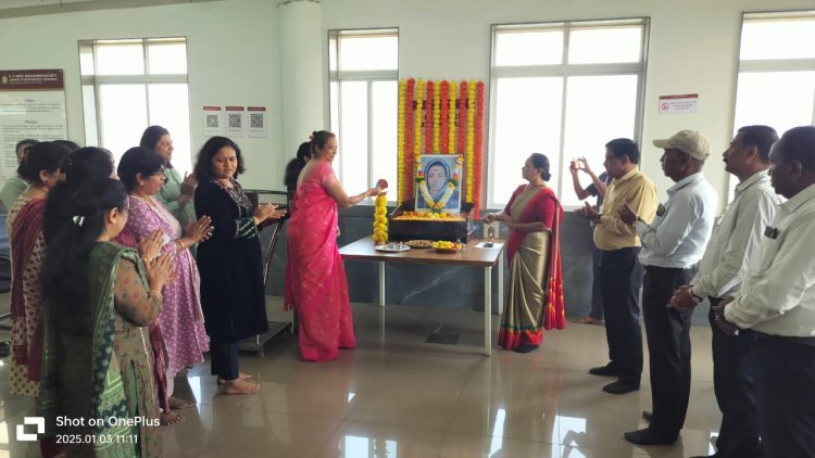 डी. वाय. पाटील विद्यापीठात सावित्रीबाई फुले यांना अभिवादन