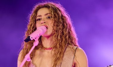 'या' प्रख्यात गायिकेची तब्येत बिघडली ; रुग्णालयात दाखल