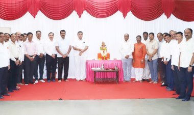 ‘गोकुळ’ मार्फत छत्रपती   शिवाजी महाराज यांना अभिवादन