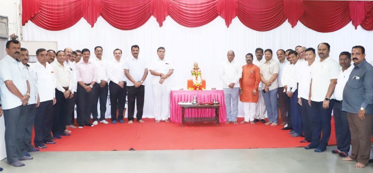 ‘गोकुळ’ मार्फत छत्रपती   शिवाजी महाराज यांना अभिवादन