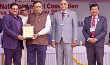 केआयटी ला आयएसटीई चा बेस्ट ओव्हरऑल परफॉर्मिंग इंजिनिअरिंग इन्स्टिट्यूट हा पुरस्कार प्राप्त