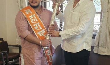 महाराष्ट्र केसरी पृथ्वीराज मोहोळला भिमा साखर कारखान्याचे अध्यक्ष विश्वराज महाडिक यांच्या हस्ते एक लाख रुपयांचे बक्षीस प्रदान