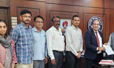 विद्यापीठाच्या क्रिकेट मैदानासाठी पंजाब नॅशनल बँकेकडून एक लाखाचा निधी..!