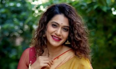 अपघातानंतर उर्मिला कानेटकर पहिल्यांदाच प्रेक्षकांच्या भेटीला , रसिकांची दाद