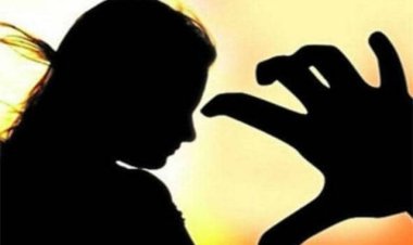 रायगड हादरला: कर्जतमध्ये स्कूलबसमध्ये पाच वर्षांच्या दोन मुलींवर लैंगिक अत्याचार, क्लीनर अटकेत