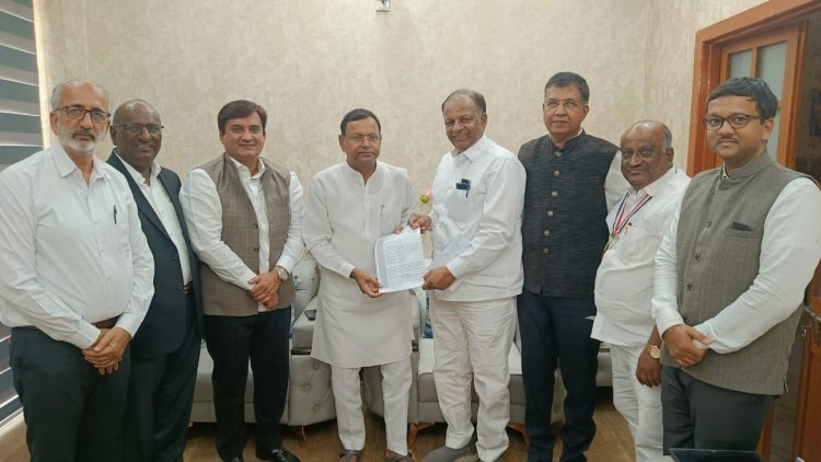 सहकारी पतसंस्थांमधील पाच लाखापर्यंतच्या ठेवींना विमा संरक्षण मिळावं : खा.धनंजय महाडिक