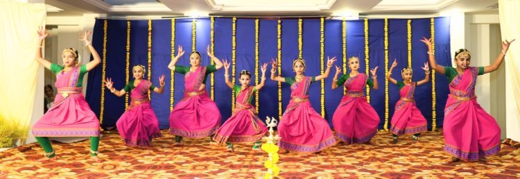 नाट्य व भक्तीपर गीतांवर आधारित भरतनाट्यम नृत्याने केले मंत्रमुग्ध