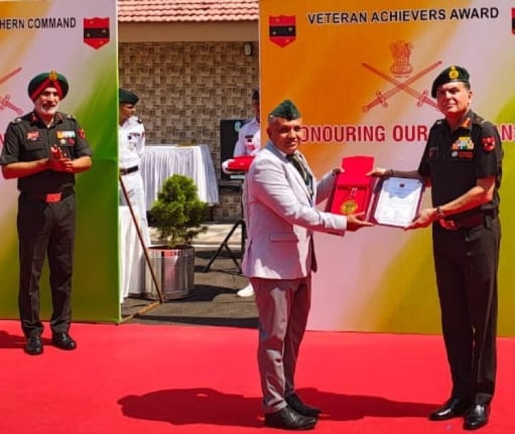 दक्षिणी कमानच्या वतीने कॅप्टन उत्तम पाटील यांना "व्हेटरन अचिव्हर्स अवॉर्ड