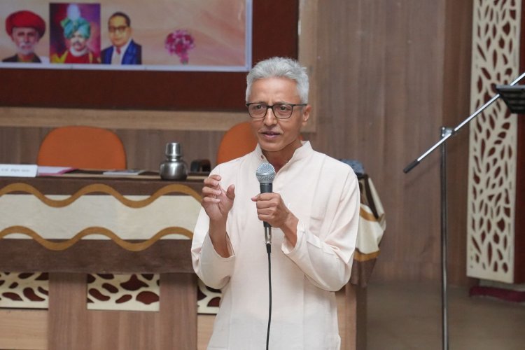 जगातील पहिला सहशिक्षणाचा प्रयोग कोल्हापूर संस्थानात - श्रीराम पचिंद्रे