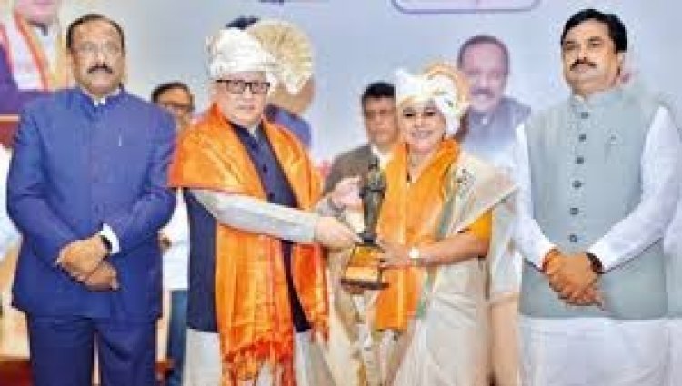 संजीवनी तोडकर अहिल्यादेवी पुरस्काराने सन्मानित ..!