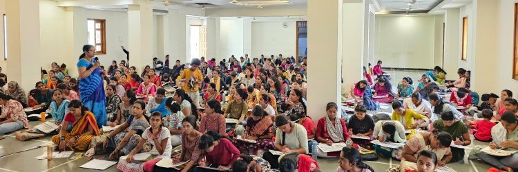 कागलमध्ये मेहंदी प्रशिक्षण शिबिरात तीनशे महिला सहभागी