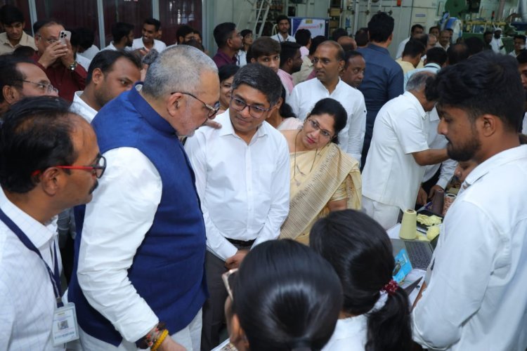 डीकेटीईमध्ये केंद्रीय वस्त्रोद्योग मंत्री गिरीराज सिंह यांची भेट – विद्यार्थ्यांशी व उद्योजकांशी सुसंवाद