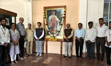 छत्रपती शाहू महाराजांच्या स्मृतींना शिवाजी विद्यापीठात अभिवादन