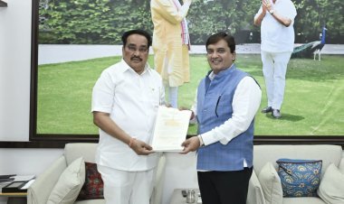 अलमट्टी उंचीवाढीला महाराष्ट्राचा विरोध ; खा. महाडिक यांचे केंद्राला निवेदन