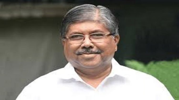 विना अनुदानित शिक्षकेतर कर्मचारी भरती प्रकरणाचा अहवाल १० मेपर्यंत द्या - ना. चंद्रकांत पाटील