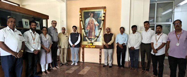 छत्रपती शाहू महाराजांच्या स्मृतींना शिवाजी विद्यापीठात अभिवादन