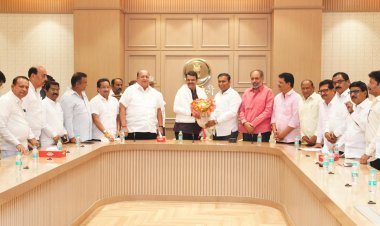 गोकुळचे नूतन चेअरमन नविद मुश्रीफ यांनी मुख्यमंत्री देवेंद्र फडणवीस यांची घेतली सदिच्छा भेट