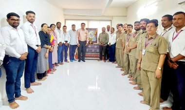 राजर्षि शाहू गव्हर्मेंट सर्व्हटस को - ऑपरेटिव्ह बँकेमध्ये ना. भास्करराव जाधव यांची 158 वी जयंती उत्साहात संपन्न