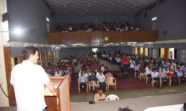 तरुण पिढीला कामात गुंतवून प्रोत्साहन द्या – पालकमंत्री प्रकाश आबिटकर