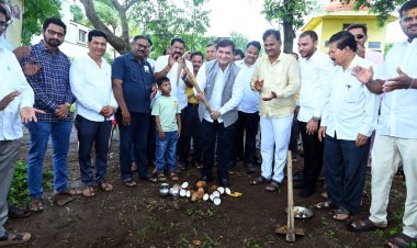 १५ वर्षे सत्तेत असूनही कॉंग्रेसने जनतेला कोणत्याही मुलभूत सुविधा दिल्या नाहीत - खा. धनंजय महाडिक