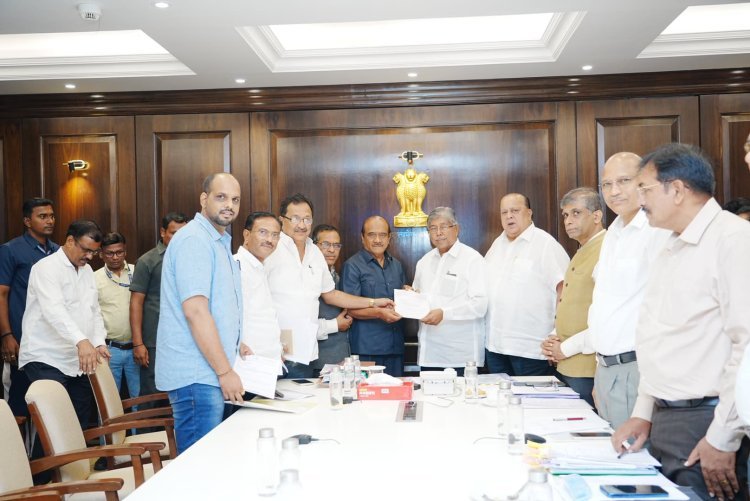 ना. चंद्रकांत पाटील  यांनी  दिल्या बीबीए - बीसीए प्रवेशासाठी पुन्हा एकदा सीईटी घेण्याच्या सूचना