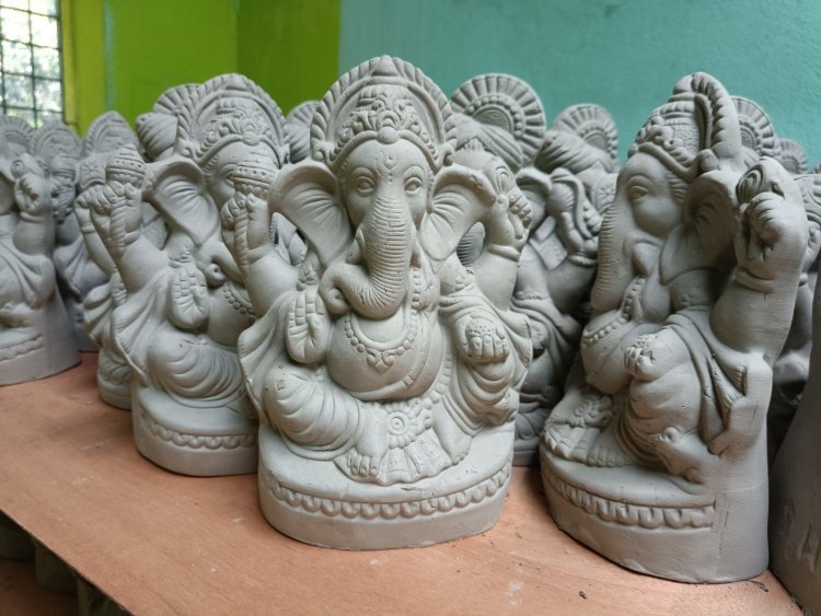पीओपी गणेशमूर्तींवरील बंदी उठल्यामुळे मूर्तिकारांना मिळाला दिलासा
