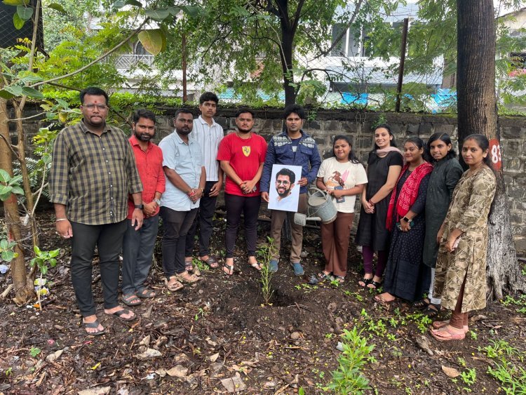 युवासेना प्रमुख आदित्य ठाकरे यांच्या वाढदिवसानिमित्त कोल्हापुरात युवती सेनेच्या वतीने वृक्षारोपण