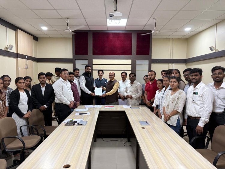 पाच वर्षाच्या कायद्याच्या विद्यार्थ्यांना योग्य पदवी प्रदान करावी - युवासेनेची विद्यापीठाकडे मागणी