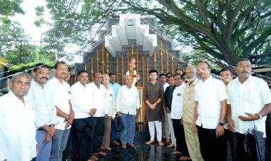 कागल अधिपती श्रीमंत जयसिंगराव घाटगे तथा बाळ महाराज यांना जयंतीनिमित्त अभिवादन