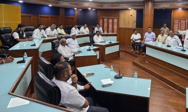 मंत्री मुश्रीफांना केडीसीसी अध्यक्ष पदाचा राजीनामा देऊ देणार नाही - राष्ट्रवादीच्या पदाधिकाऱ्यांची भूमिका