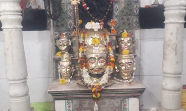 पहिला श्रावण सोमवार निमित्त कसबा बीड व महादेव सातेरी मंदिरात दर्शनासाठी भाविकांच्या लांबच लांब रांगा