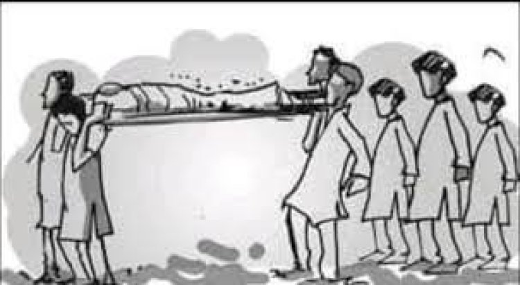 मृत व्यक्तीचं शव तिरडीवर ठेवत असतानाच असं काही घडलं अन्...